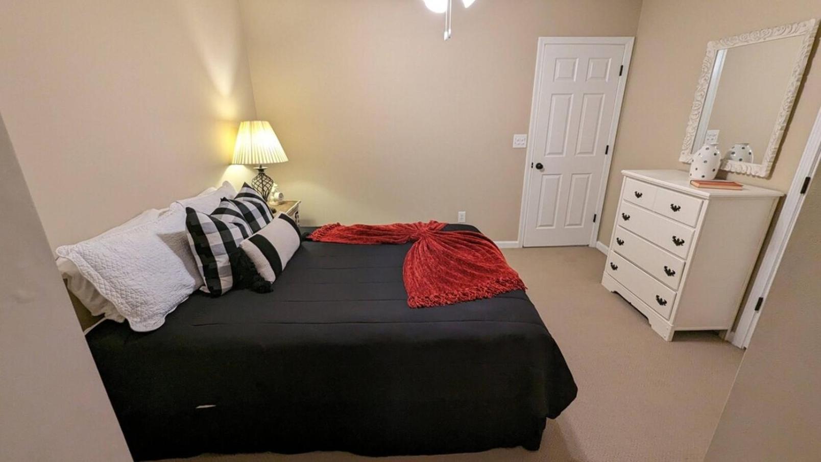 Home Away From Home Charlotte Luaran gambar