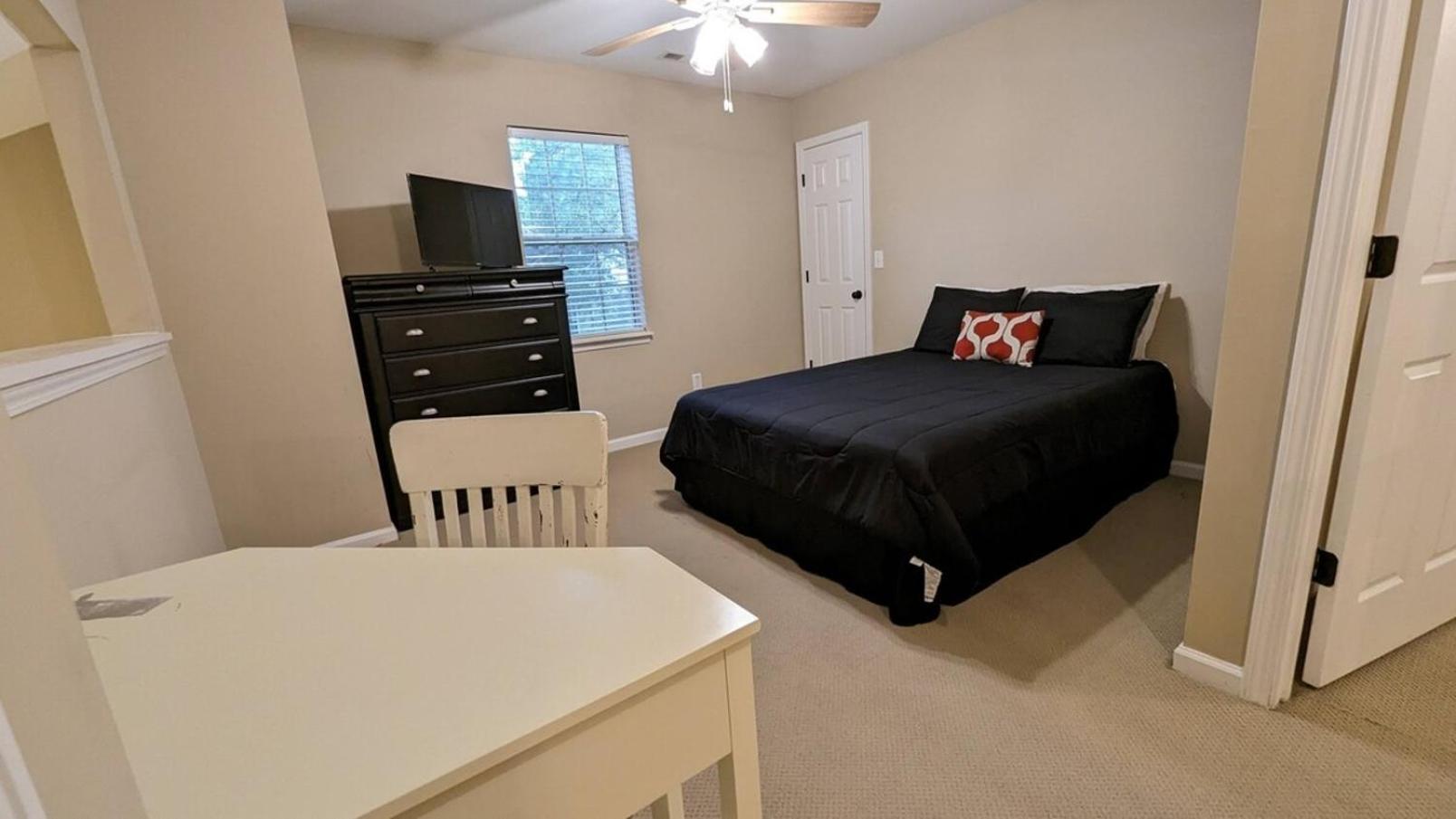 Home Away From Home Charlotte Luaran gambar