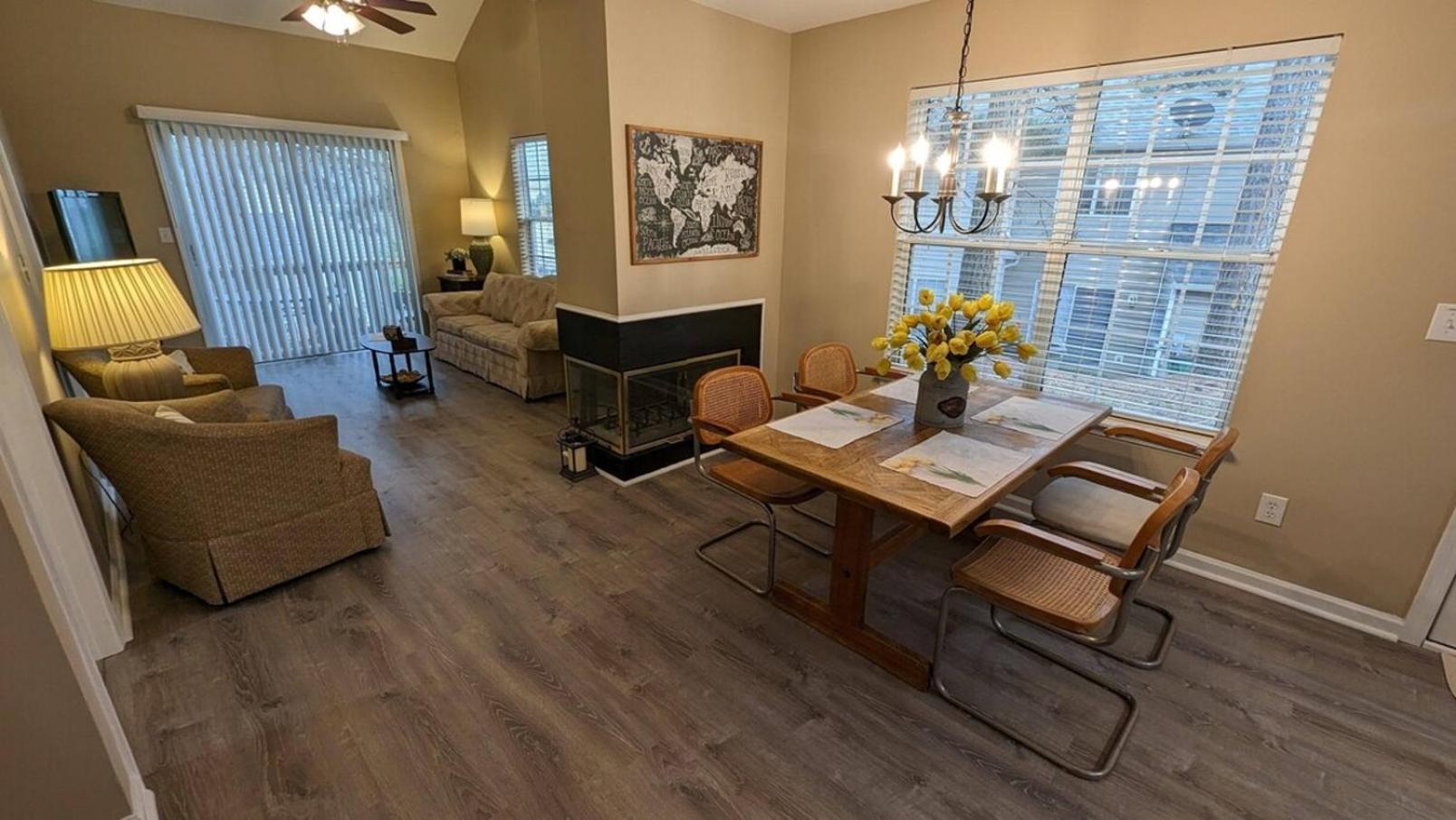 Home Away From Home Charlotte Luaran gambar